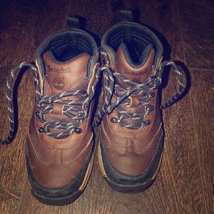 •boys• TIMBERLAND leather field boots - size 13